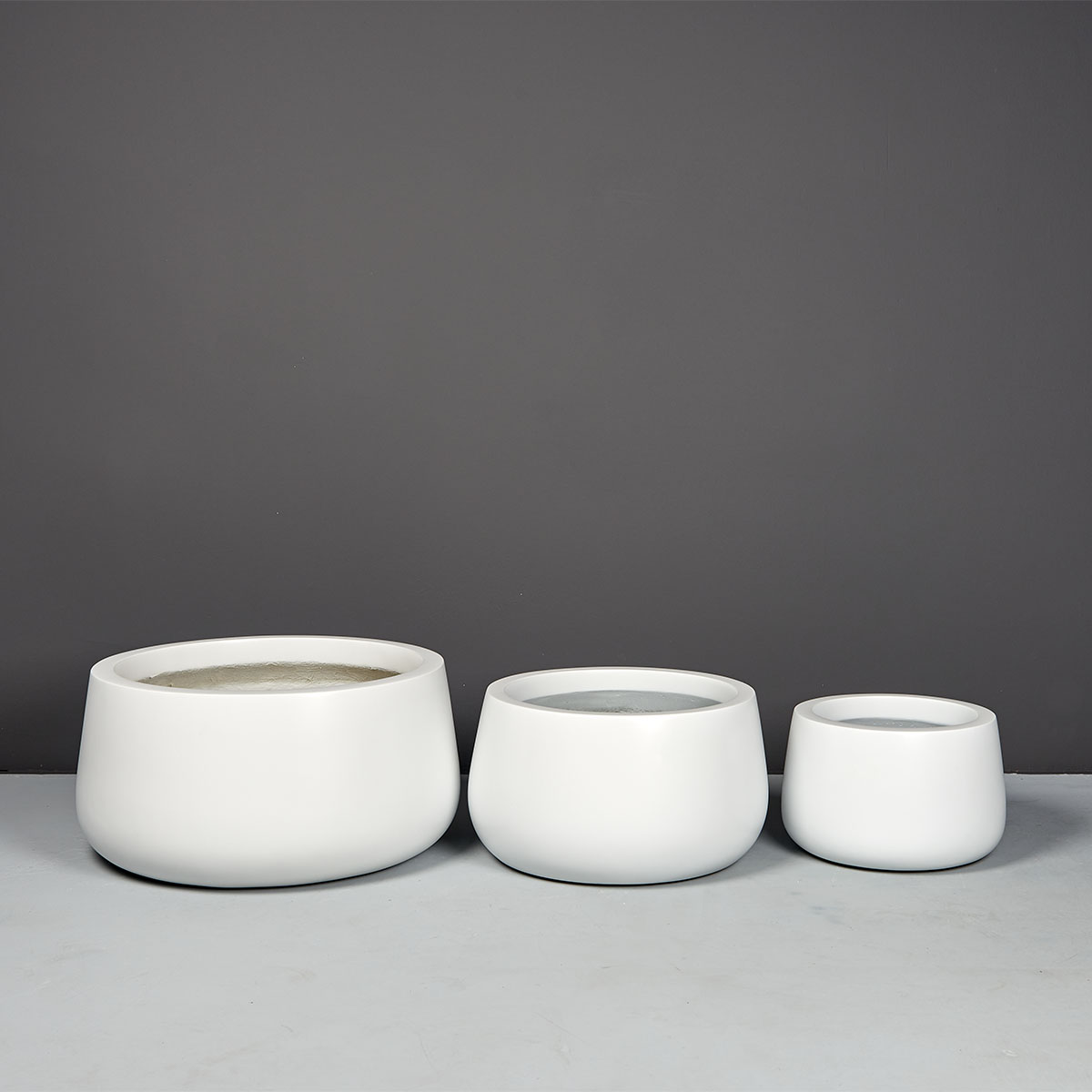 Short Hayden Tapered Round Planter - Ảnh 4